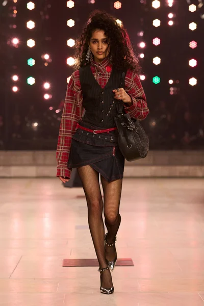 Look 13